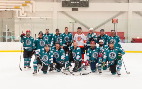 HOCKEY HELPS THE HOMELESS EDMONTON